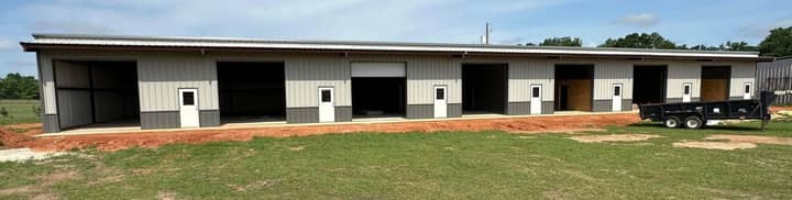 Long multi-bay metal storage building